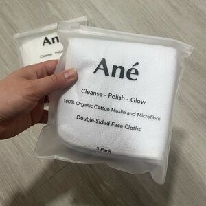NEW Ané Double Sided Face Cloths